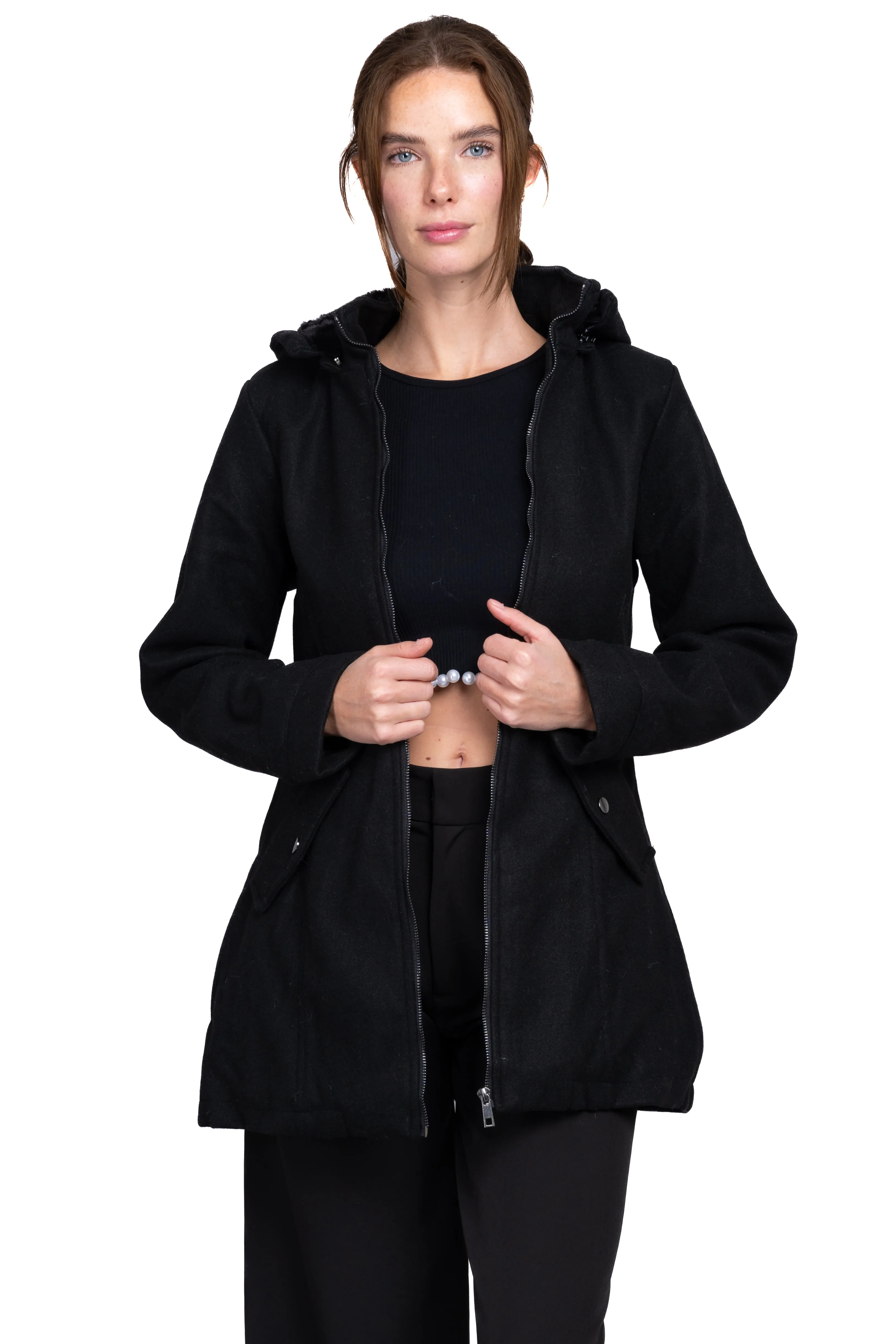 Abrigo detalle cierre sold by Shasa