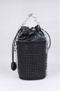 Bolsa redonda multi brillos sold by Shasa