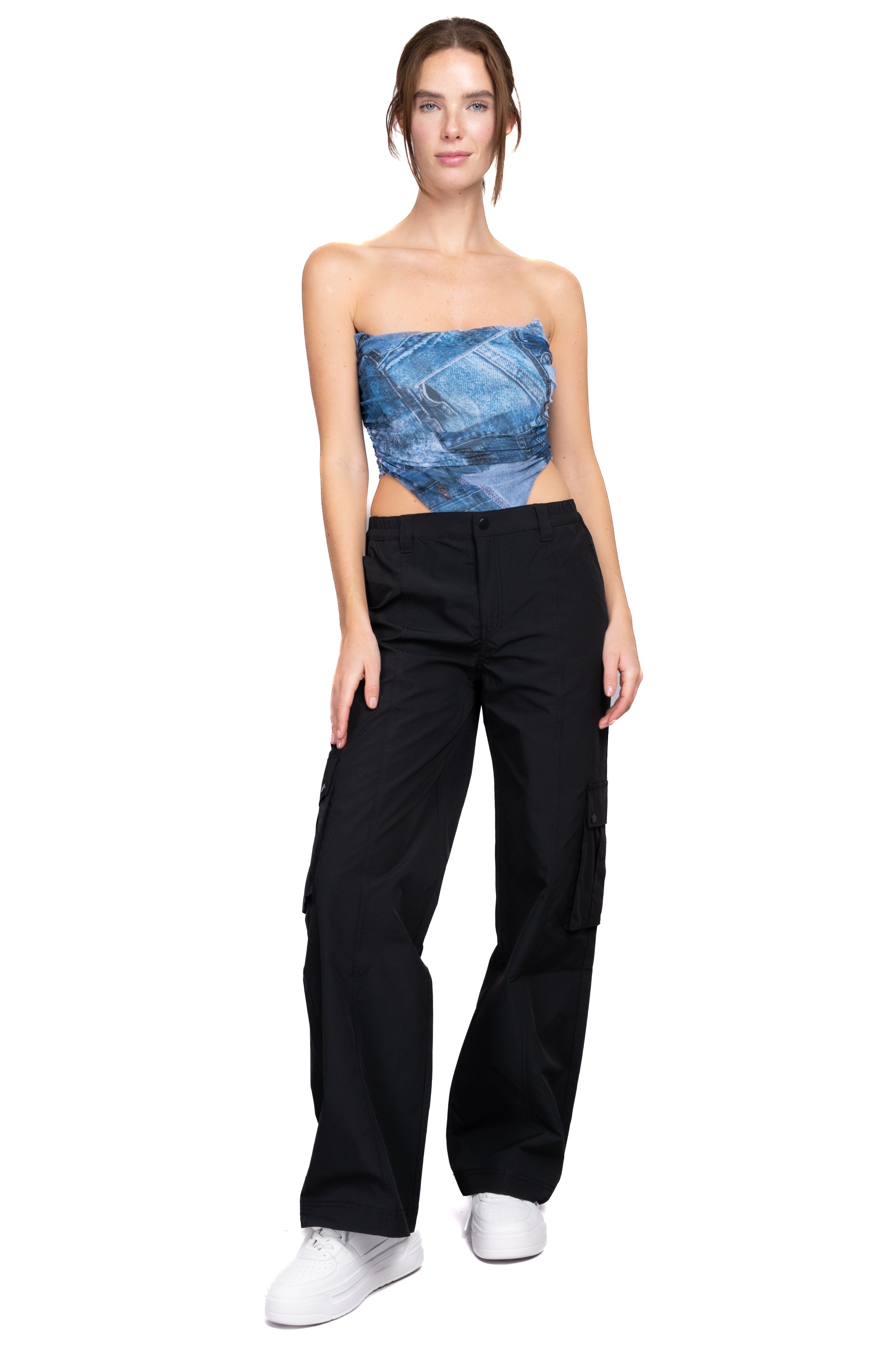 Pantalón cargo bosillos maxi sold by Shasa