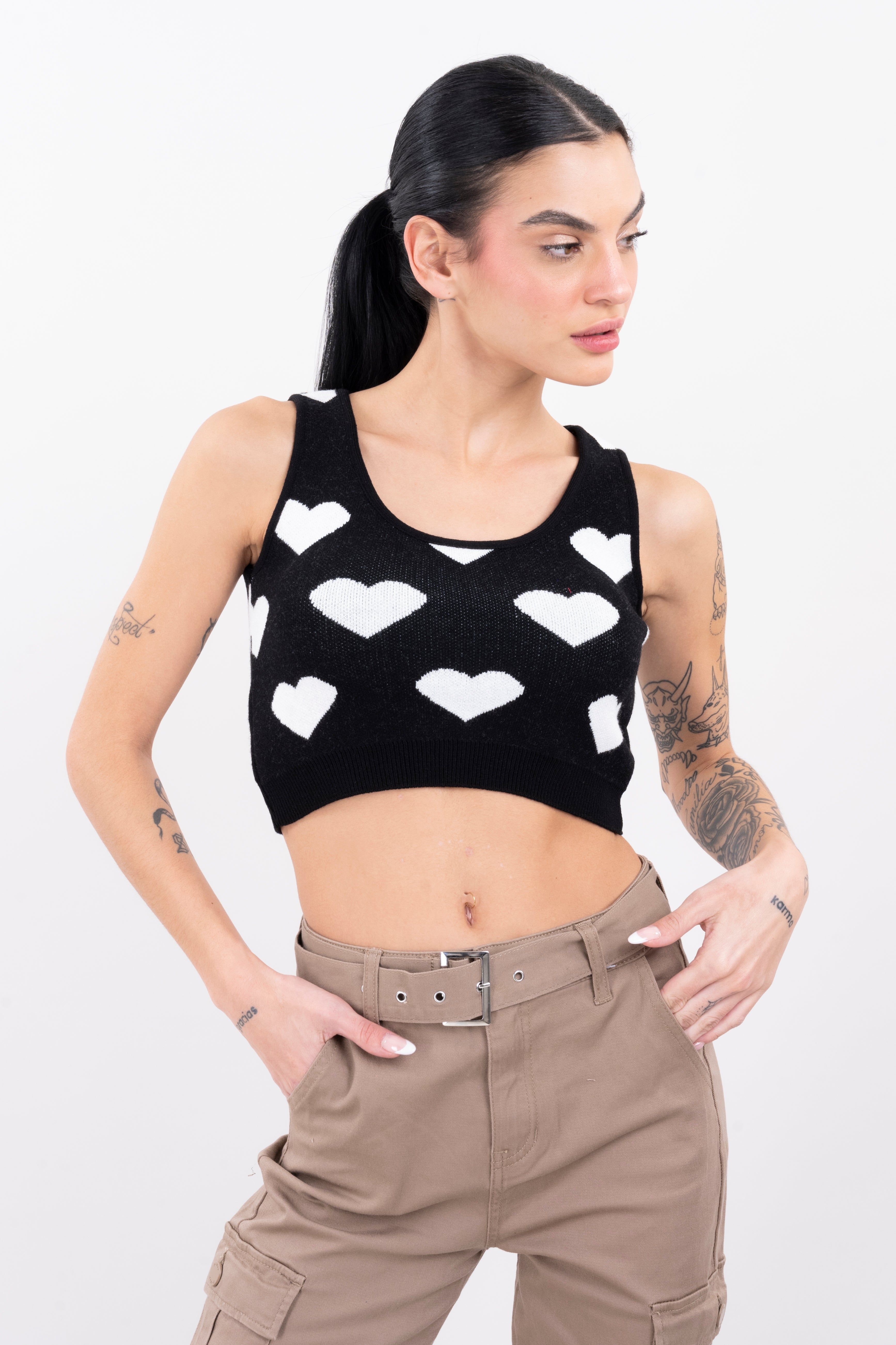 Chaleco crop tejido corazones sold by Shasa product image thumbnail 2