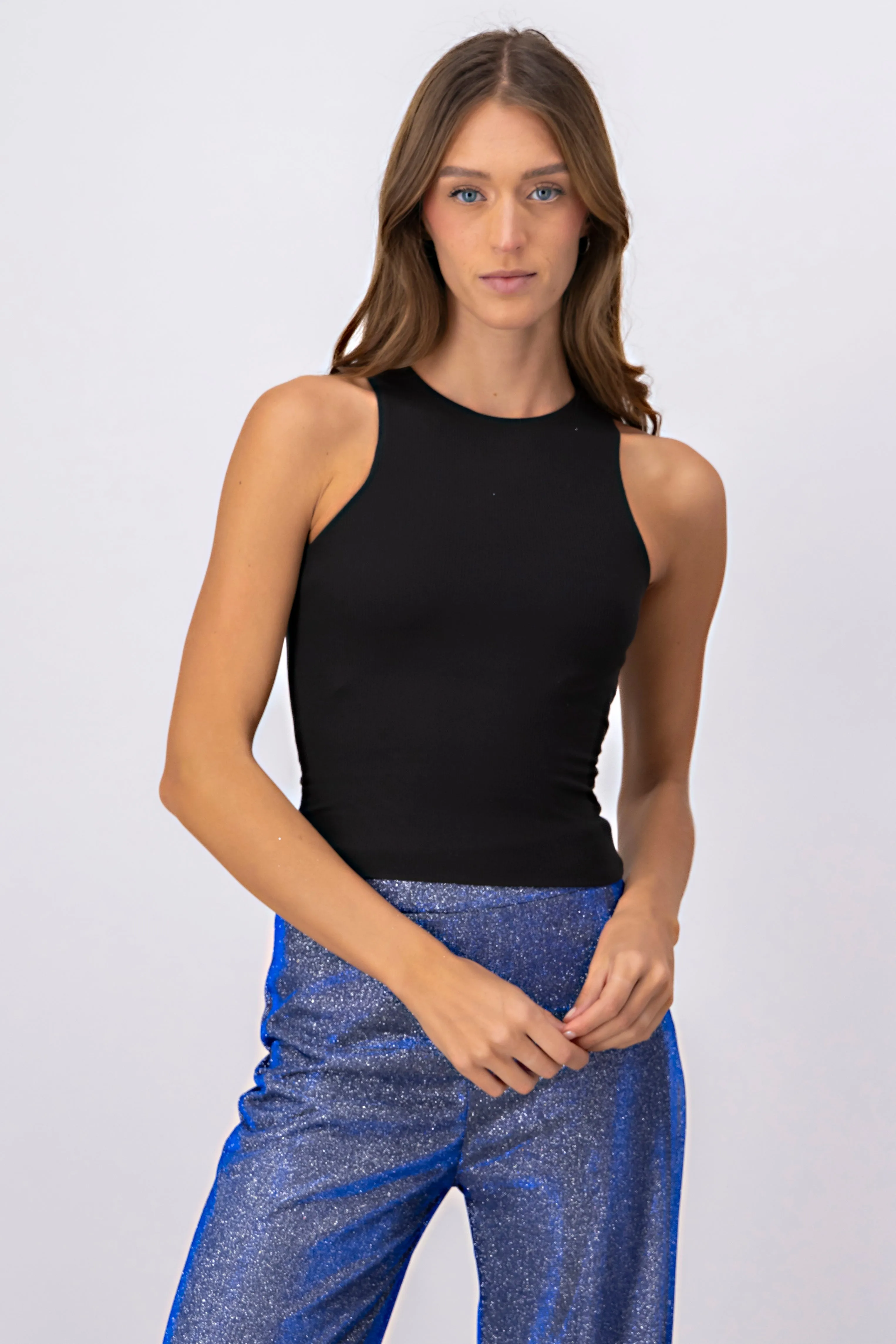 Top costura doble sin manga sold by Shasa