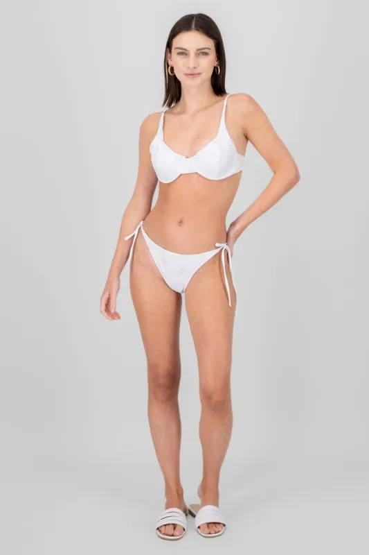 Bikini flores bordado textura sold by Shasa