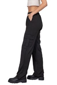 Pantalon cargo liso sold by Shasa