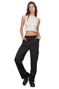 Pantalon cargo liso sold by Shasa