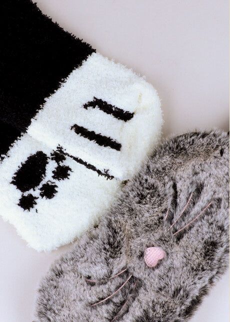 Set navideño calcetas antifaz gato sold by Shasa product image thumbnail 2