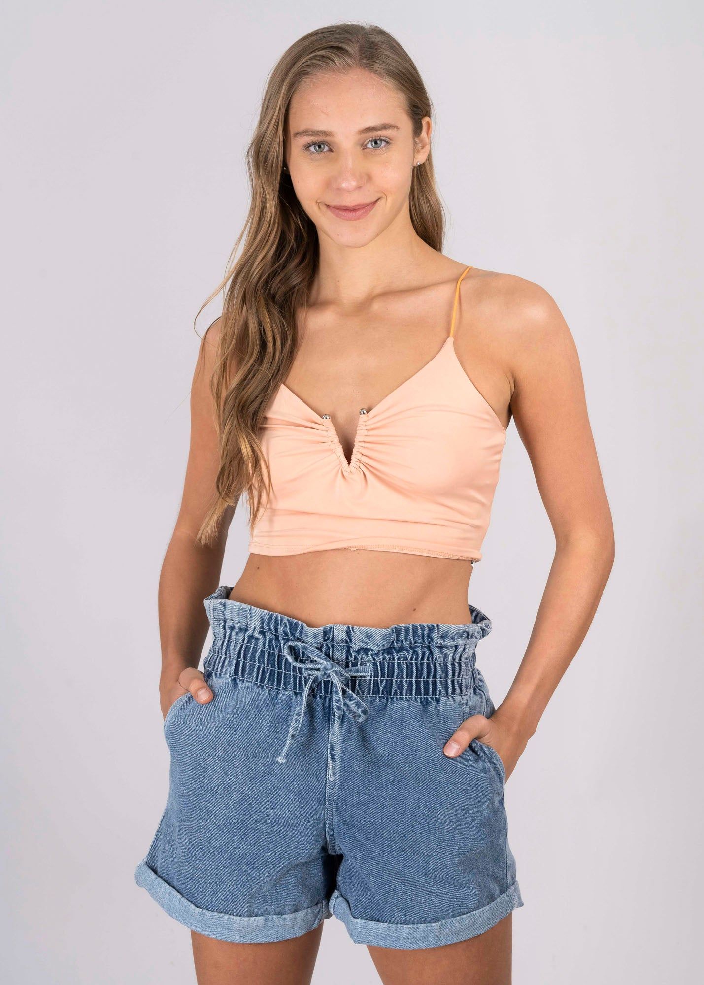 Top liso pinzas escote sold by Shasa product image thumbnail 2