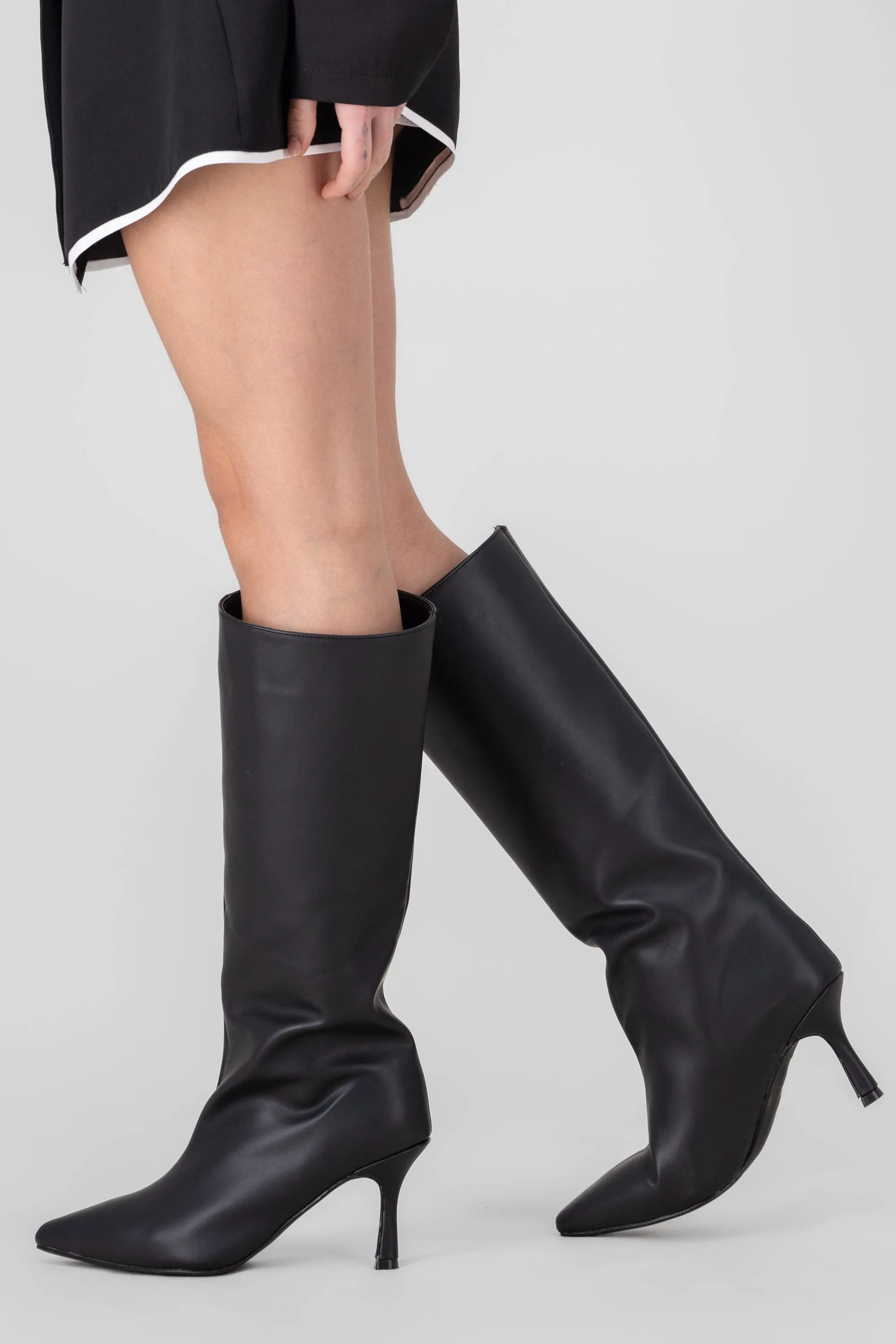 Bota larga estructura puntal sold by Shasa product image thumbnail 2