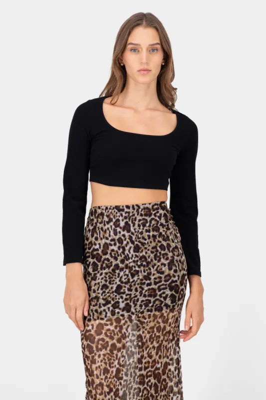 Top cropped con manga campana lisa sold by Shasa