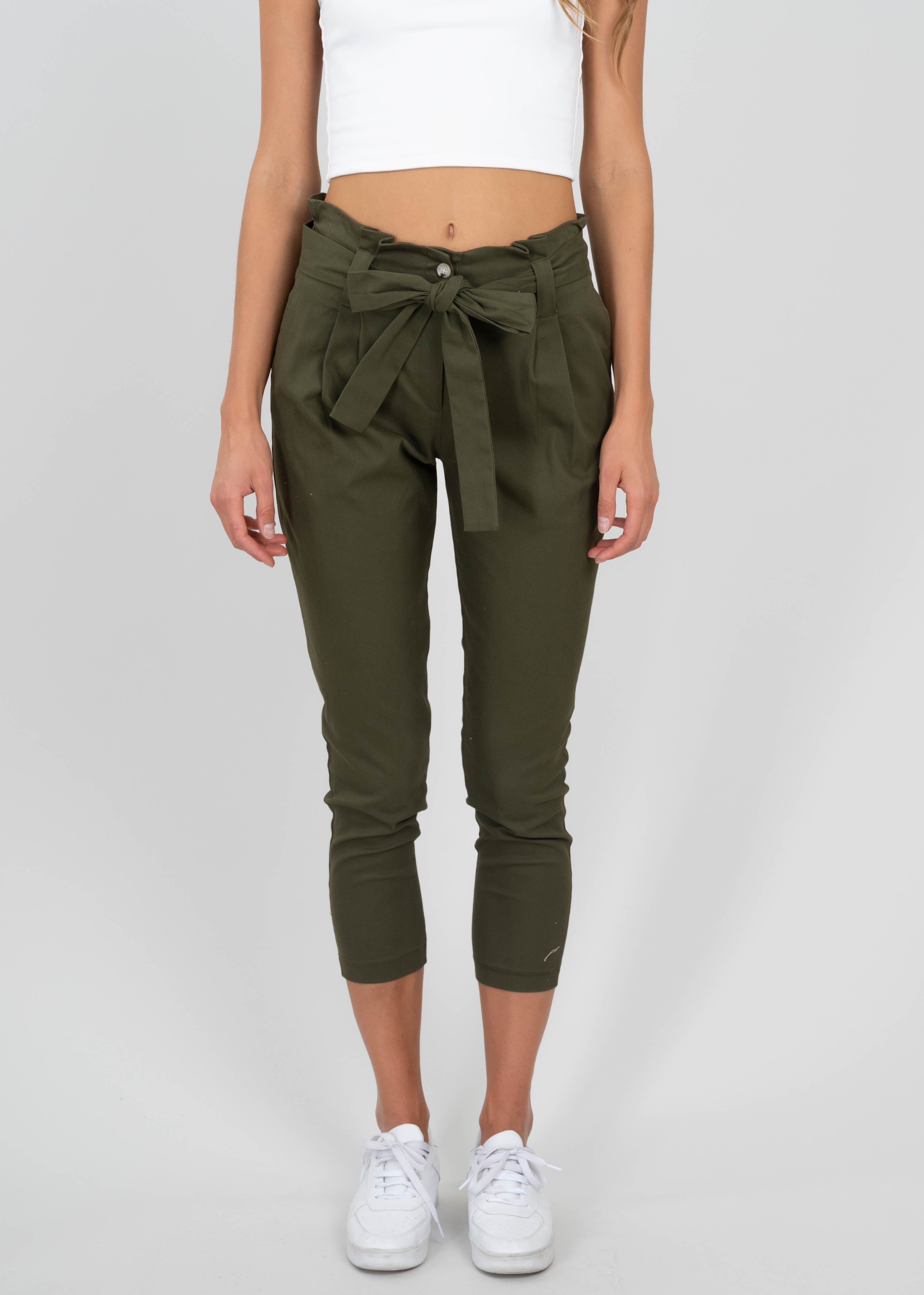 Pantalón paper bag cintura alta cinturón sold by Shasa