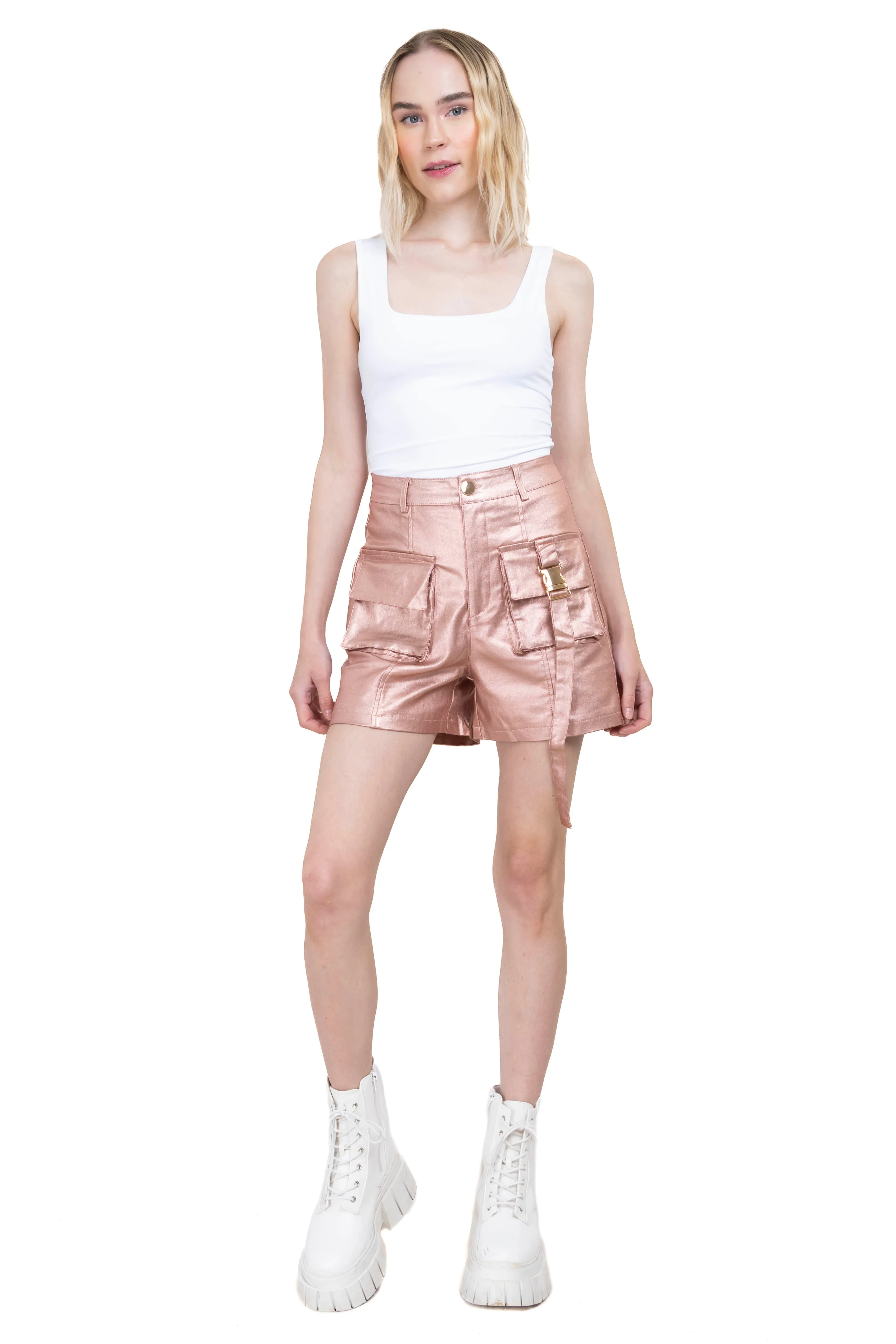 Short efecto piel metálico cargo sold by Shasa product image thumbnail 2