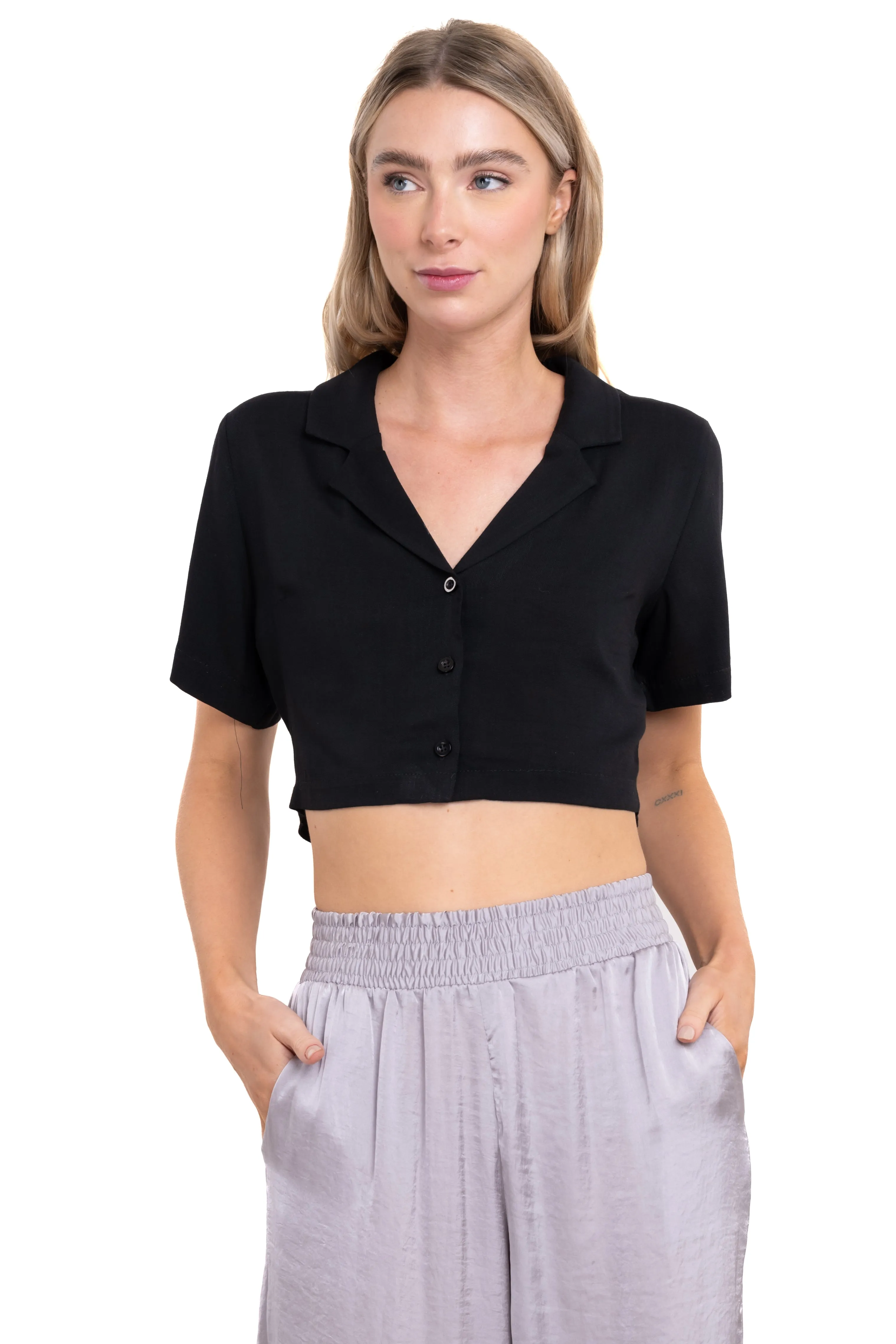 Camisa crop lisa sold by Shasa