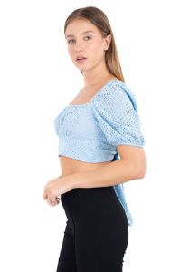 Blusa escote recto manga abullonada eyelets sold by Shasa