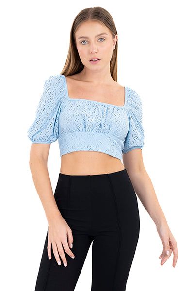 Blusa escote recto manga abullonada eyelets sold by Shasa