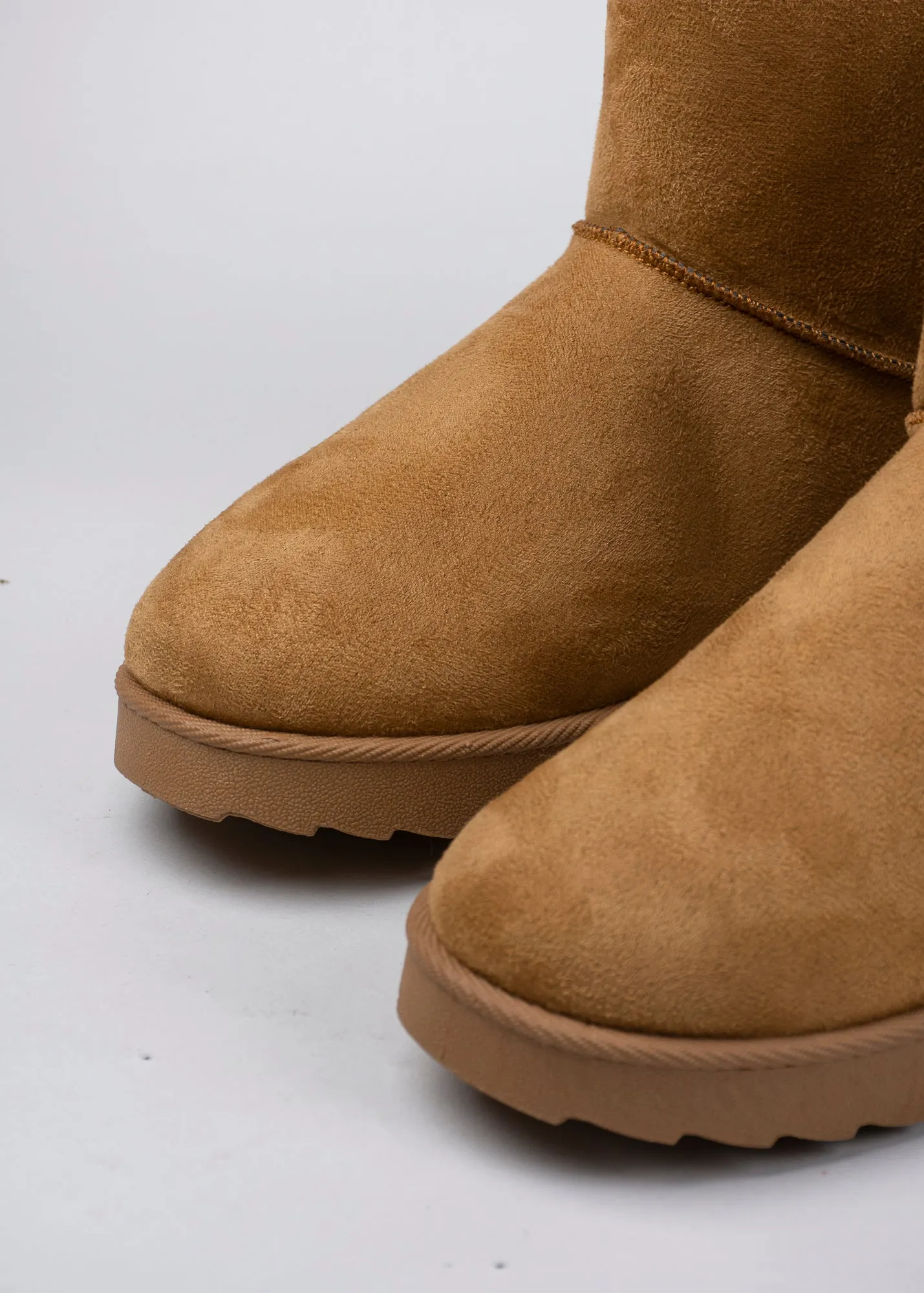 Bota corta peluche sold by Shasa product image thumbnail 4