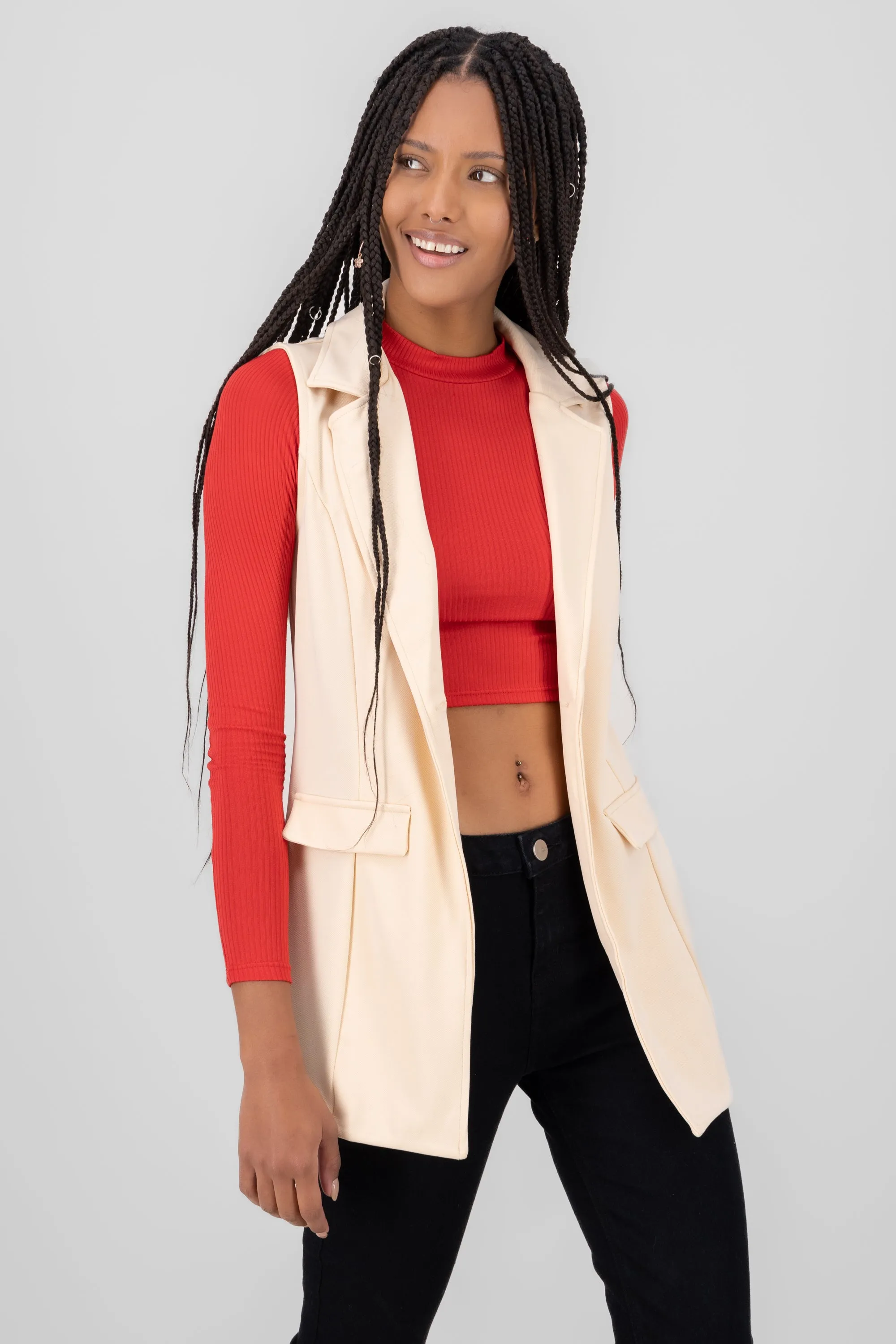 Chaleco largo liso sold by Shasa