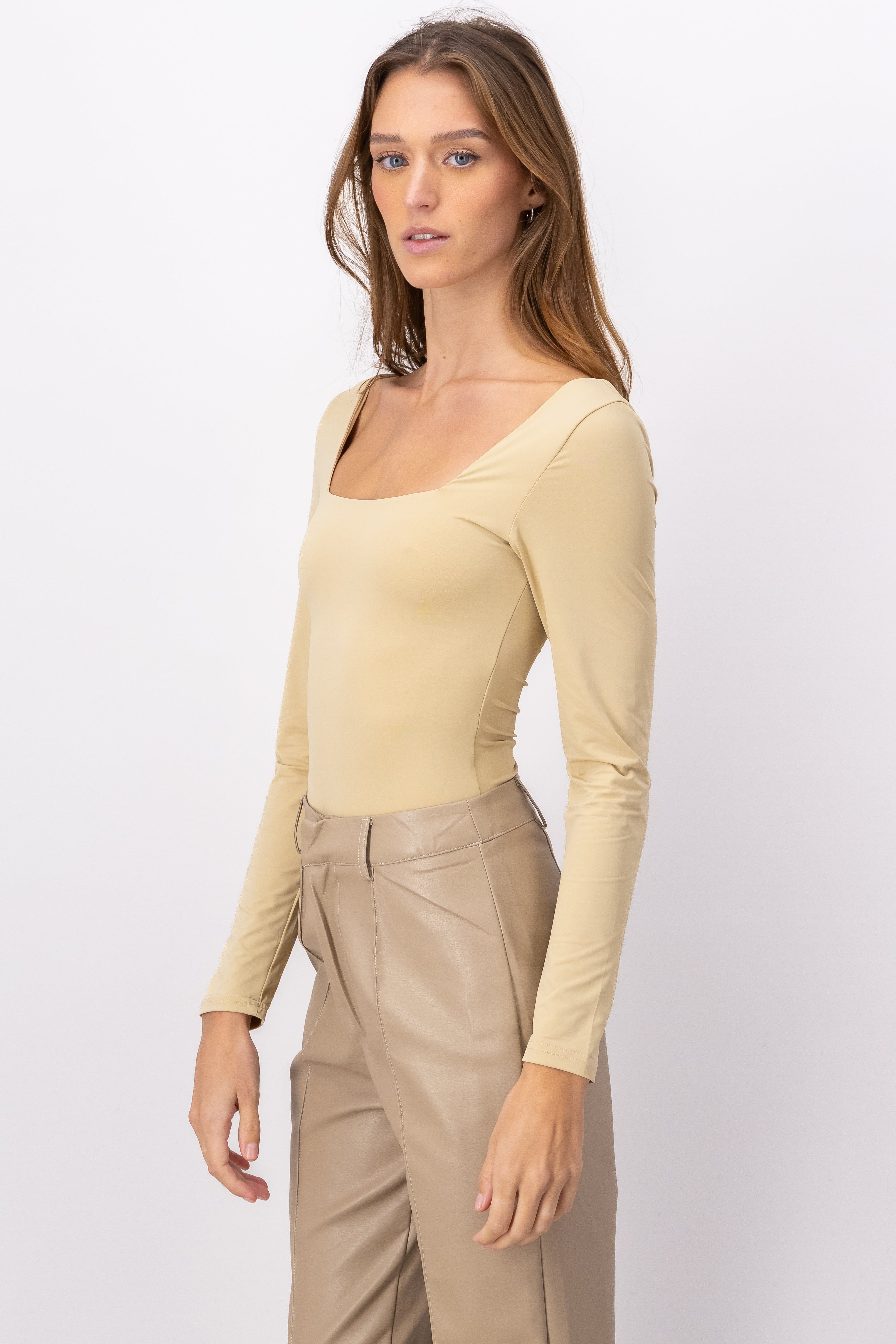 Body manga larga escote cuadrado sold by Shasa product image thumbnail 3