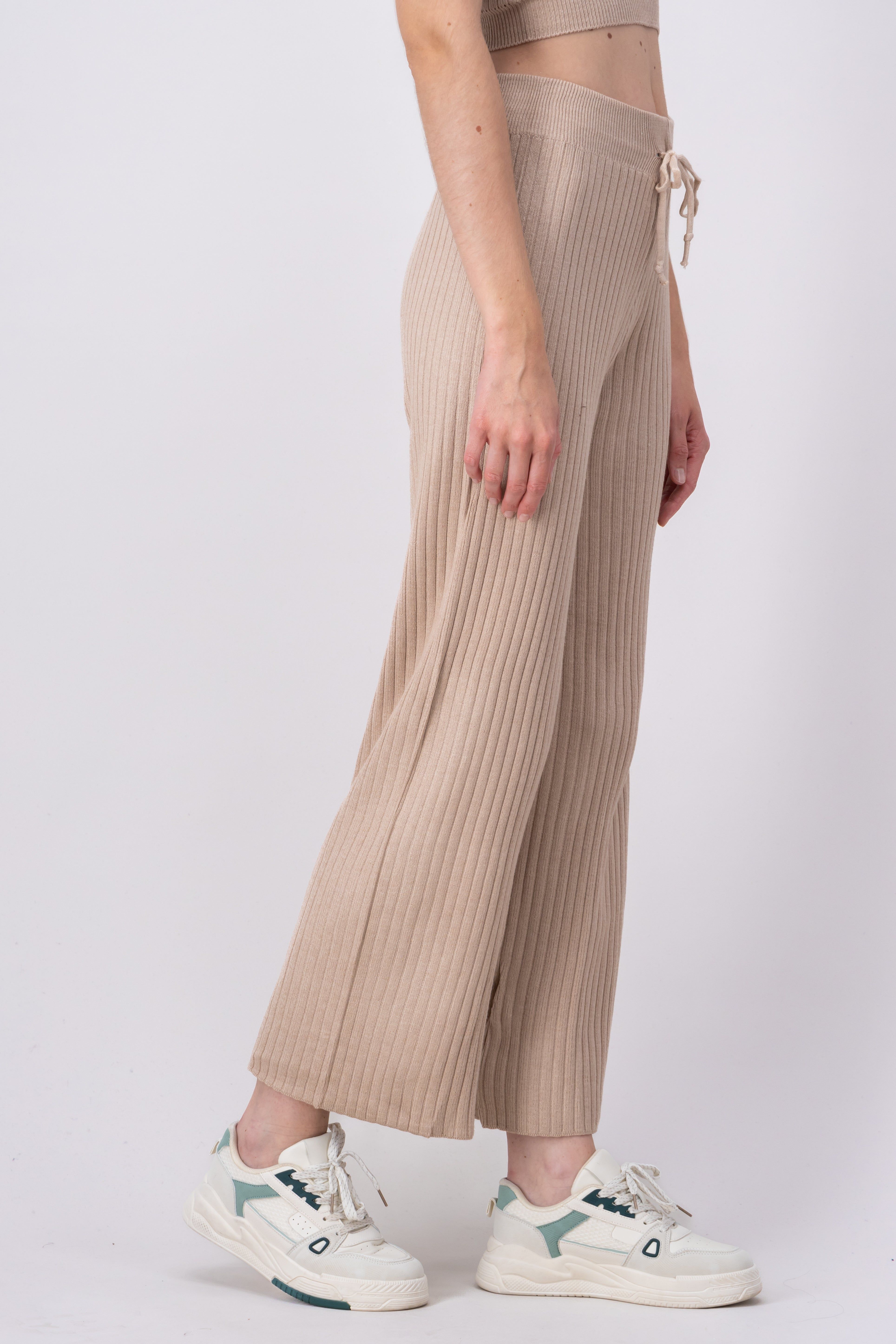 Pantalón tejido acanalado sold by Shasa product image thumbnail 3