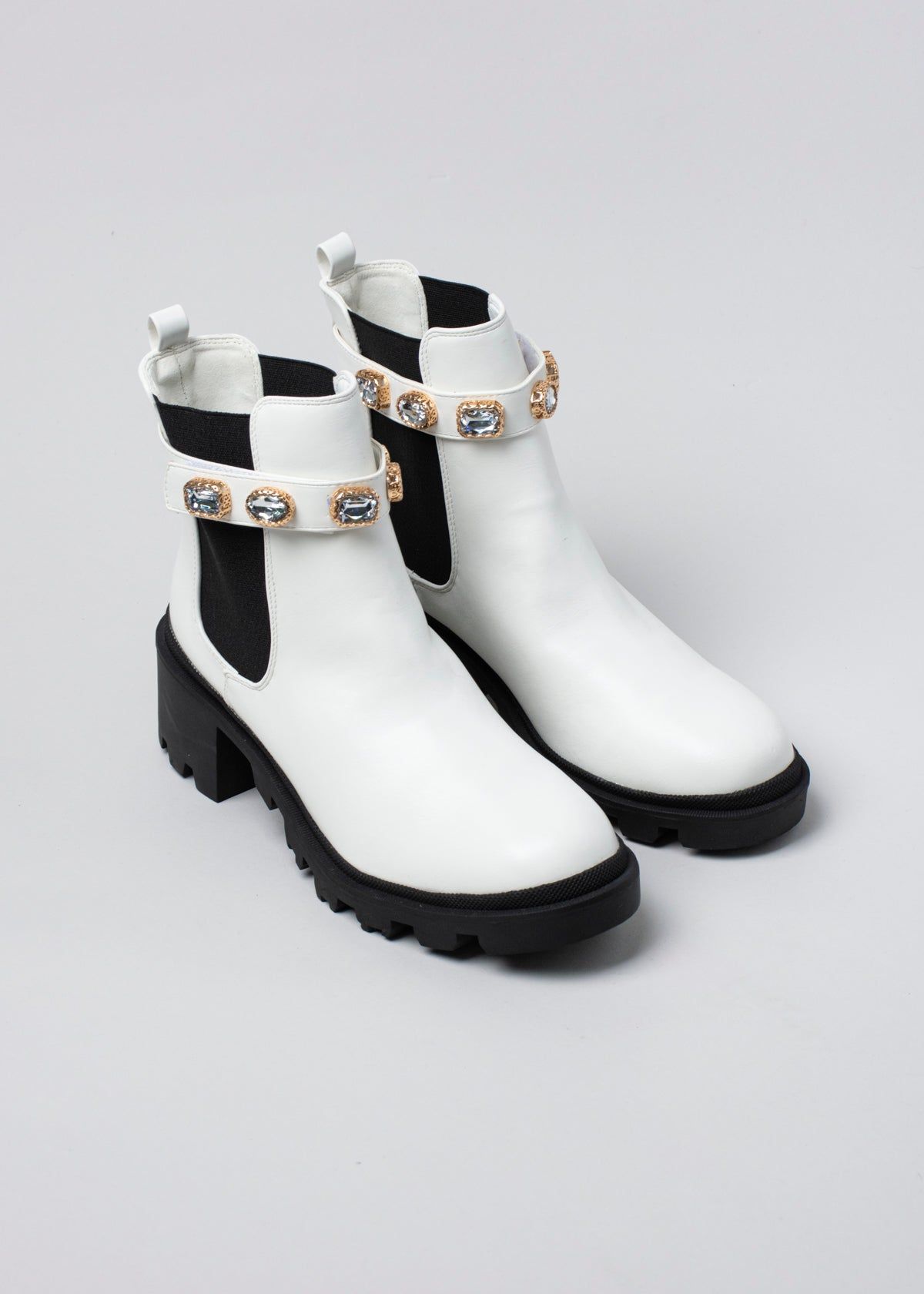 Botín suela track brillos sold by Shasa