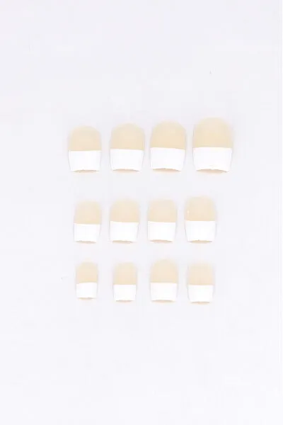 Set 12 Uñas Postizas Francés sold by Shasa