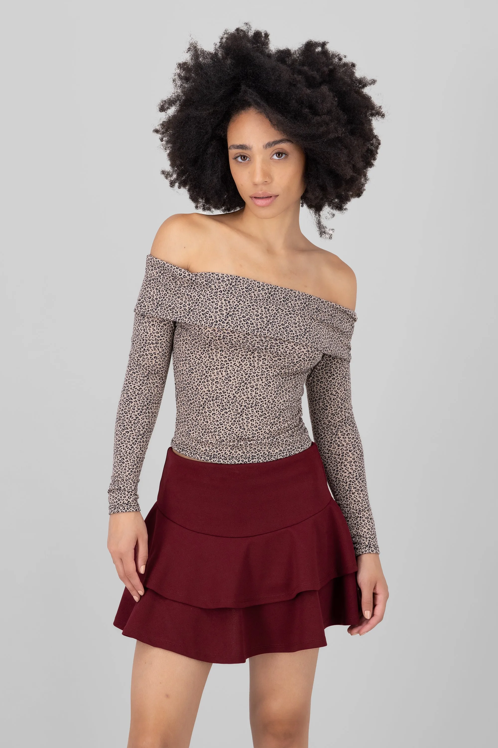 Top hombros descubiertos animal print sold by Shasa