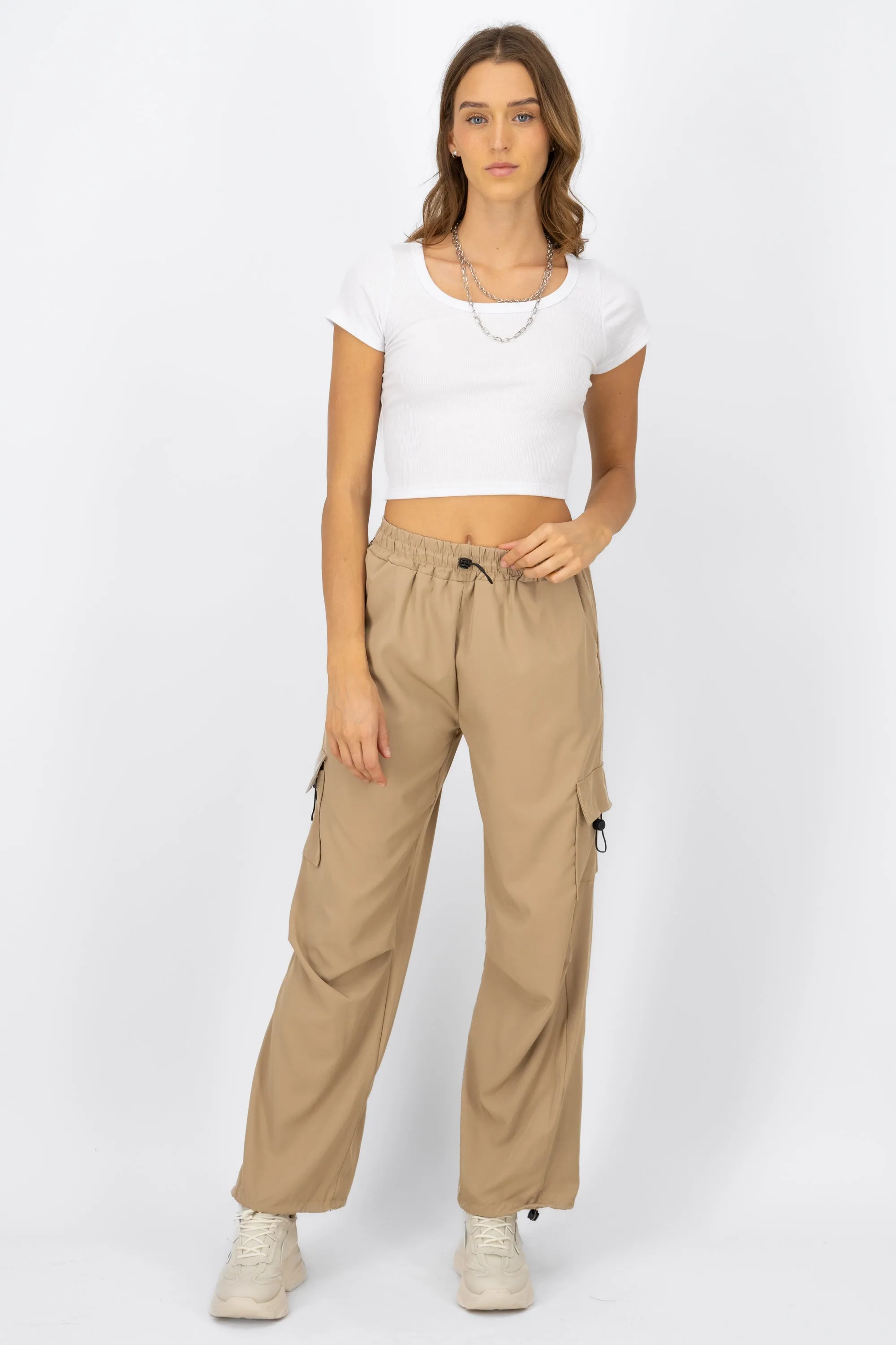 Jogger detalle cargo sold by Shasa