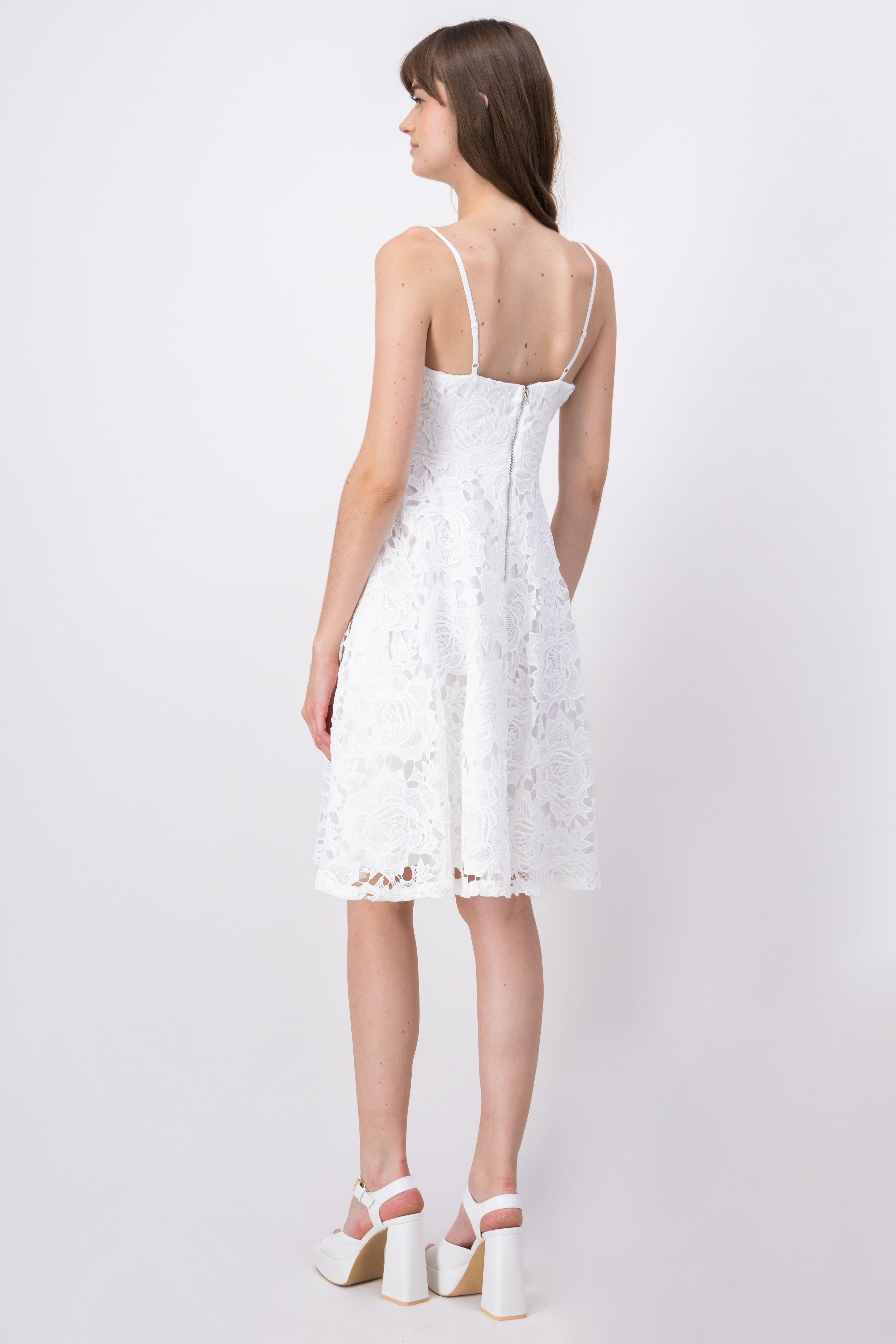 Vestido mini encaje flores sold by Shasa product image thumbnail 4