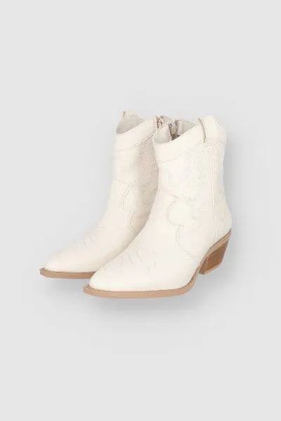 Bota Vaquera Tobillo Bordado sold by Shasa