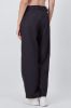PANTALON DETALLE PINZAS sold by Shasa