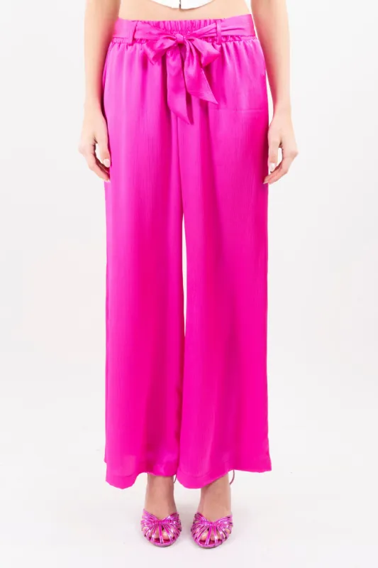 Pantalón fluido moño sold by Shasa