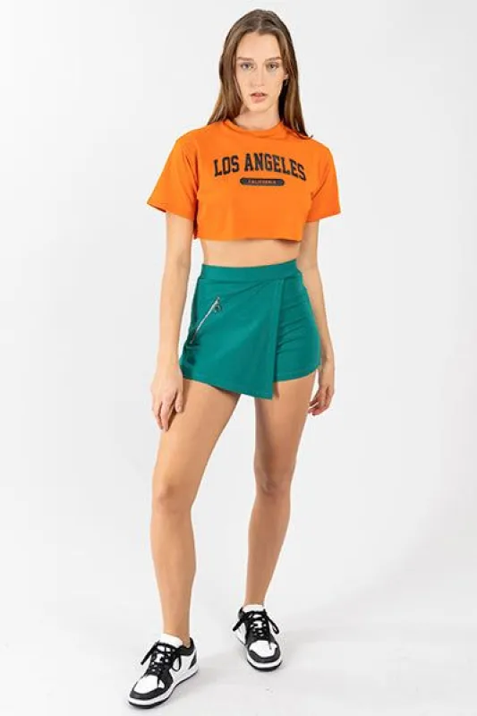 Falda short asimétrico detalle cinta cierre sold by Shasa