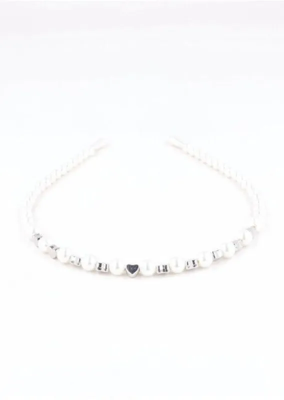 Diadema perlas corazones sold by Shasa