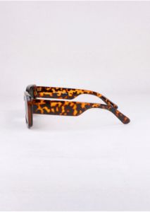 Lentes sol rectangulares carey sold by Shasa
