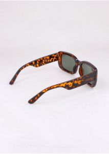Lentes sol rectangulares carey sold by Shasa