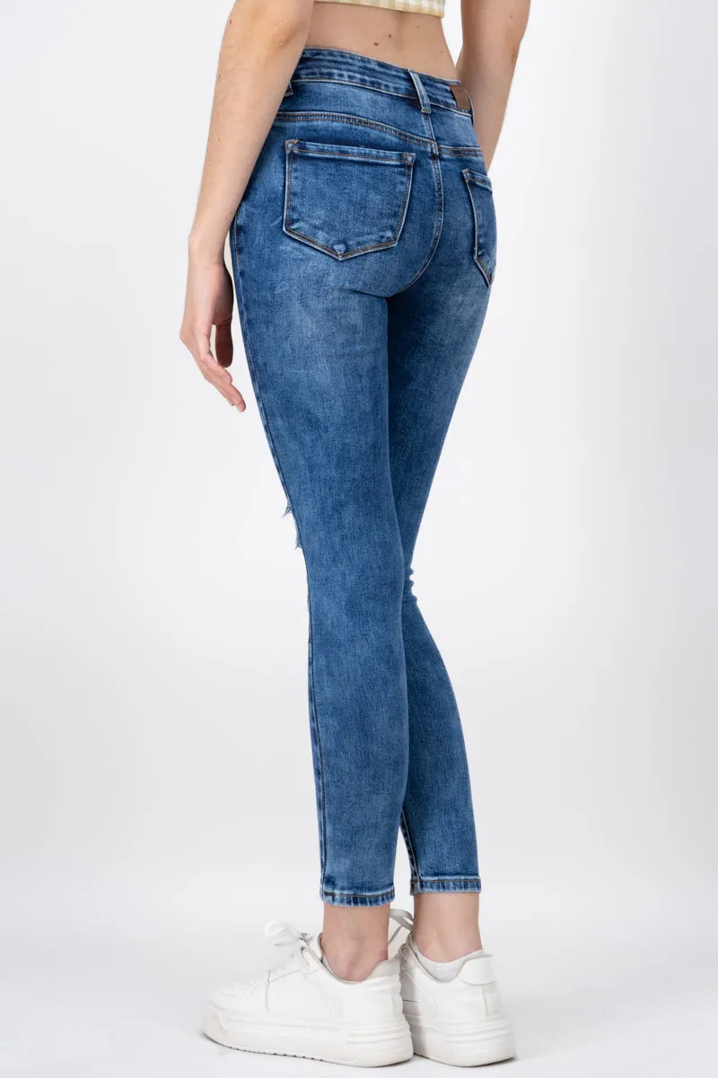 Jeans skinny destrucción en rodilla sold by Shasa product image thumbnail 5