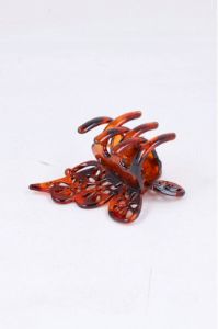Pinza mariposa flores perforadas sold by Shasa