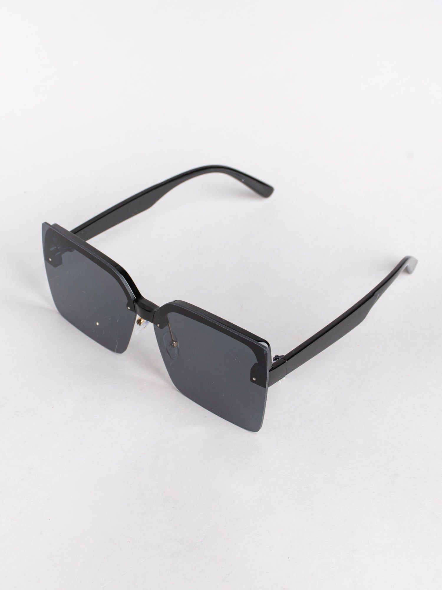 Lentes sol oversized degradado sold by Shasa product image thumbnail 4
