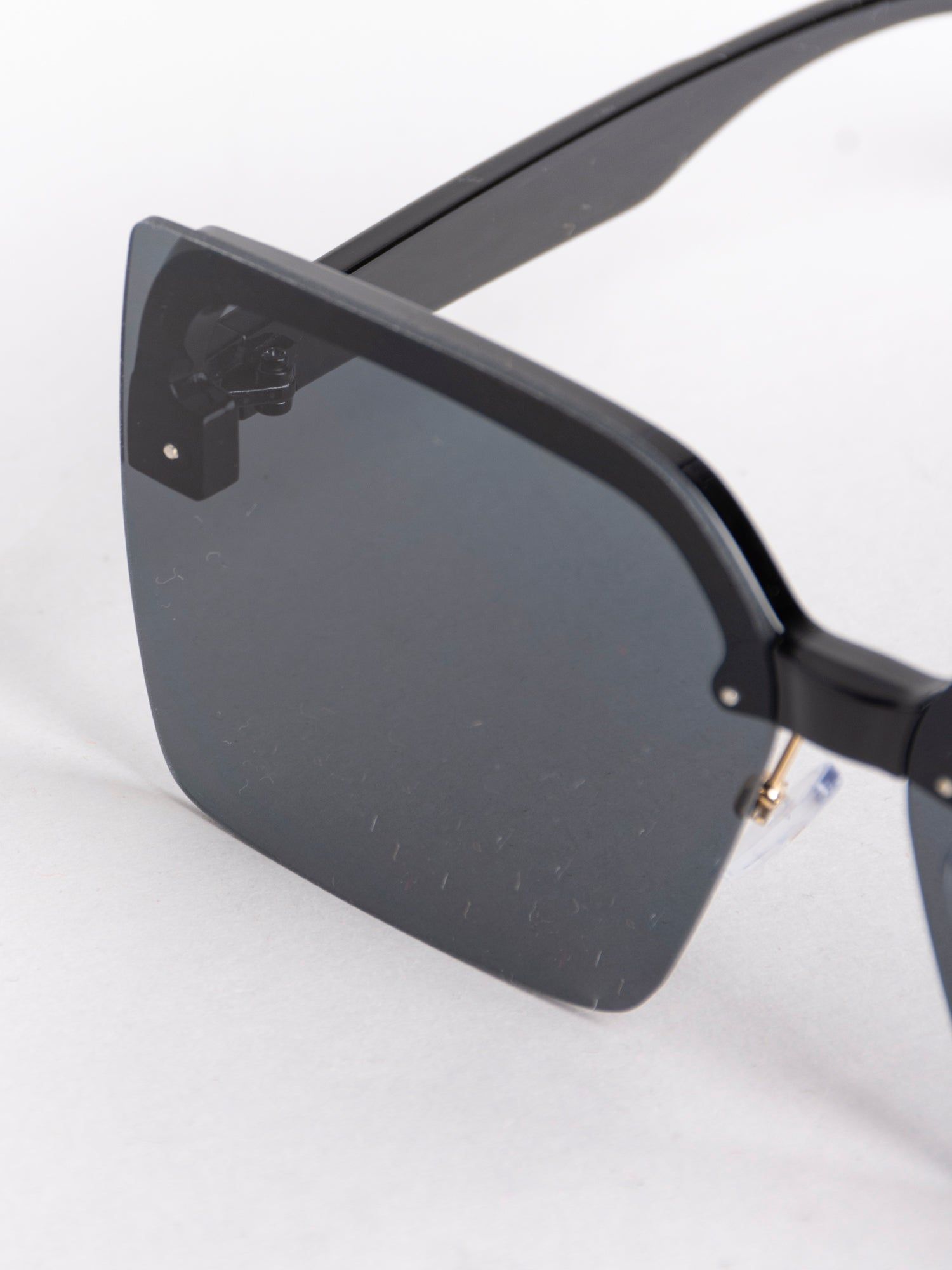 Lentes sol oversized degradado sold by Shasa product image thumbnail 3