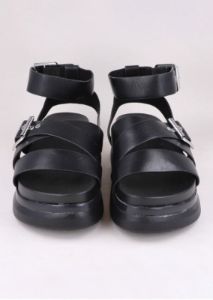 Sandalias plataforma chunky sold by Shasa