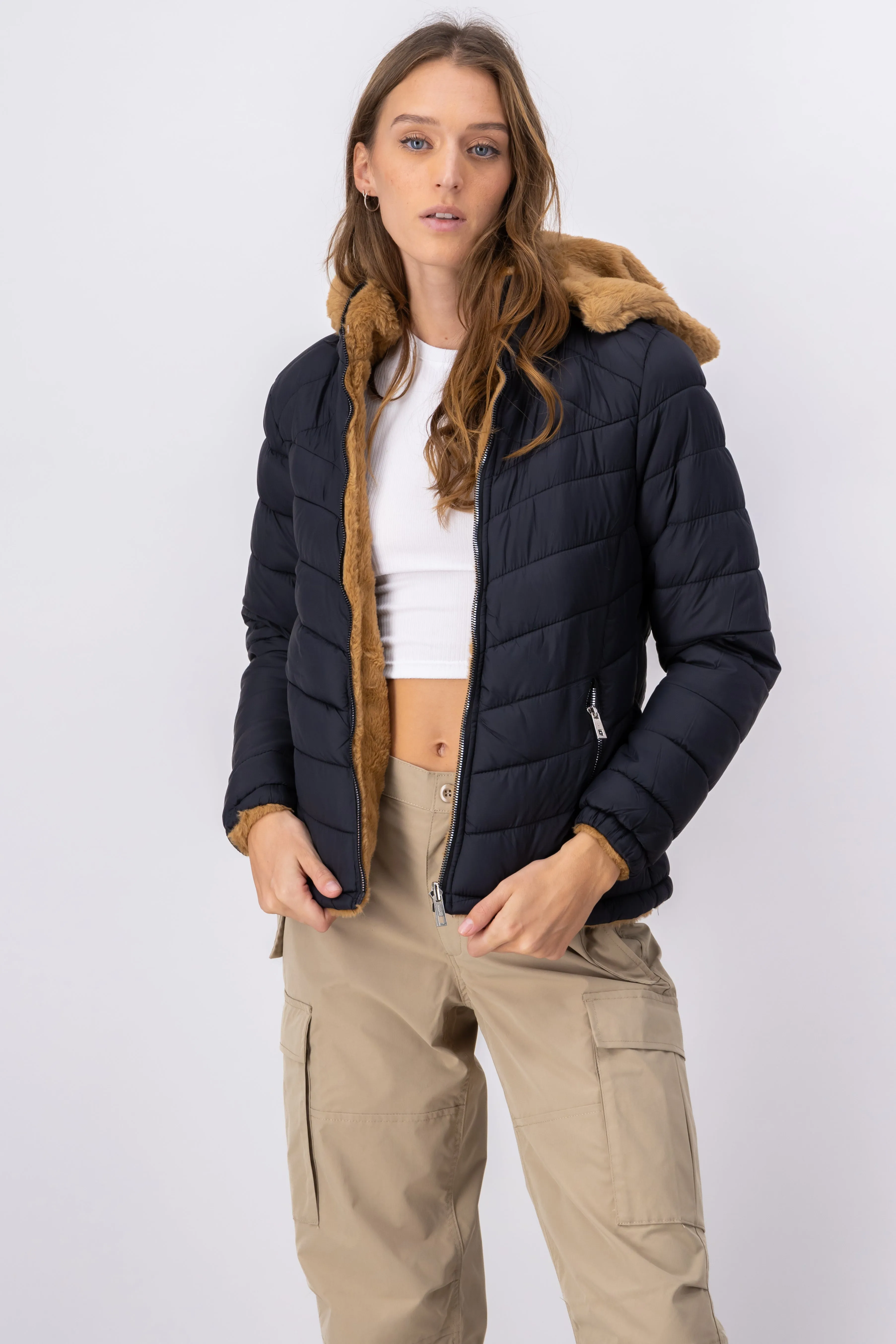 Chamarra capitonada peluche doble vista sold by Shasa