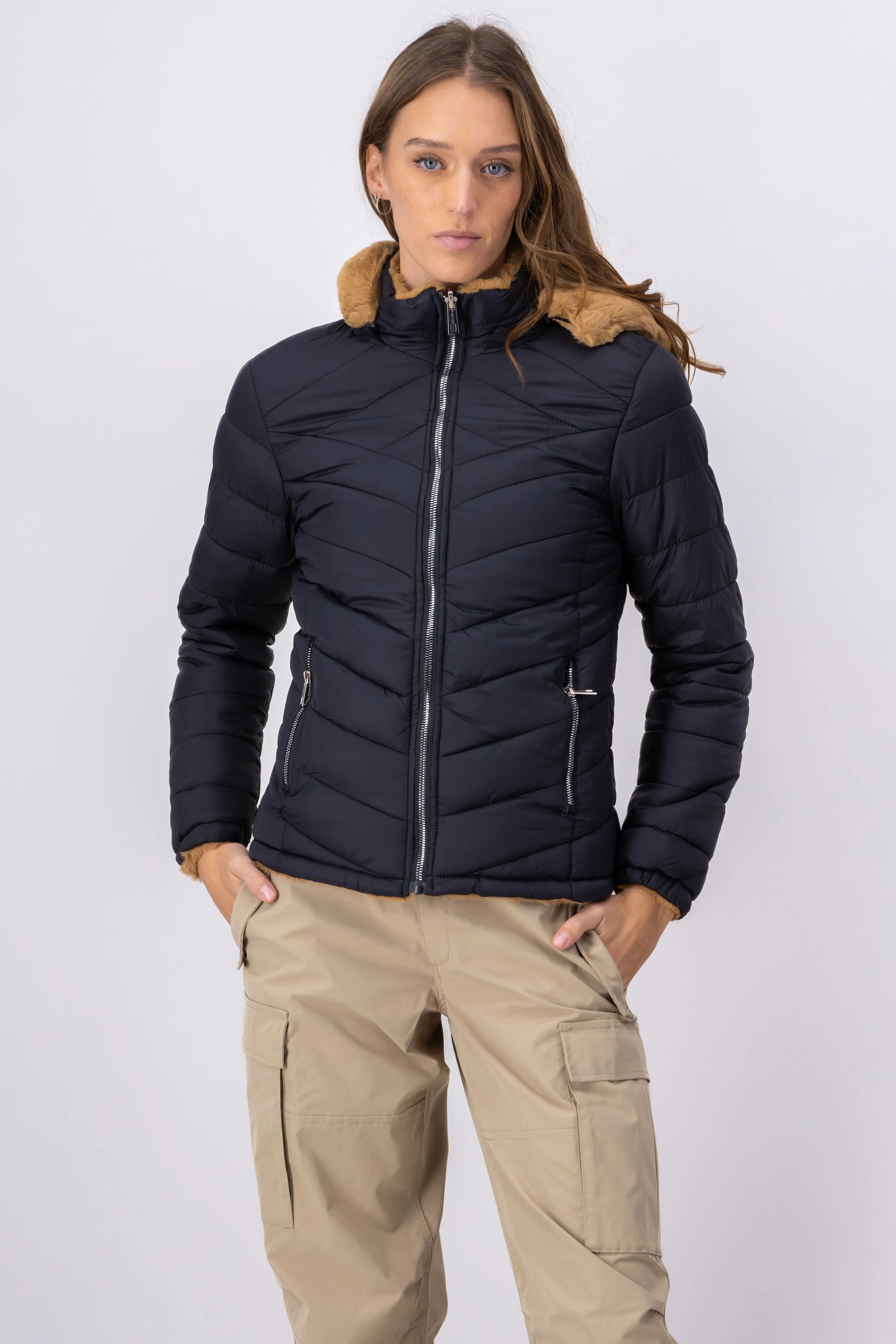 Chamarra capitonada peluche doble vista sold by Shasa product image thumbnail 2