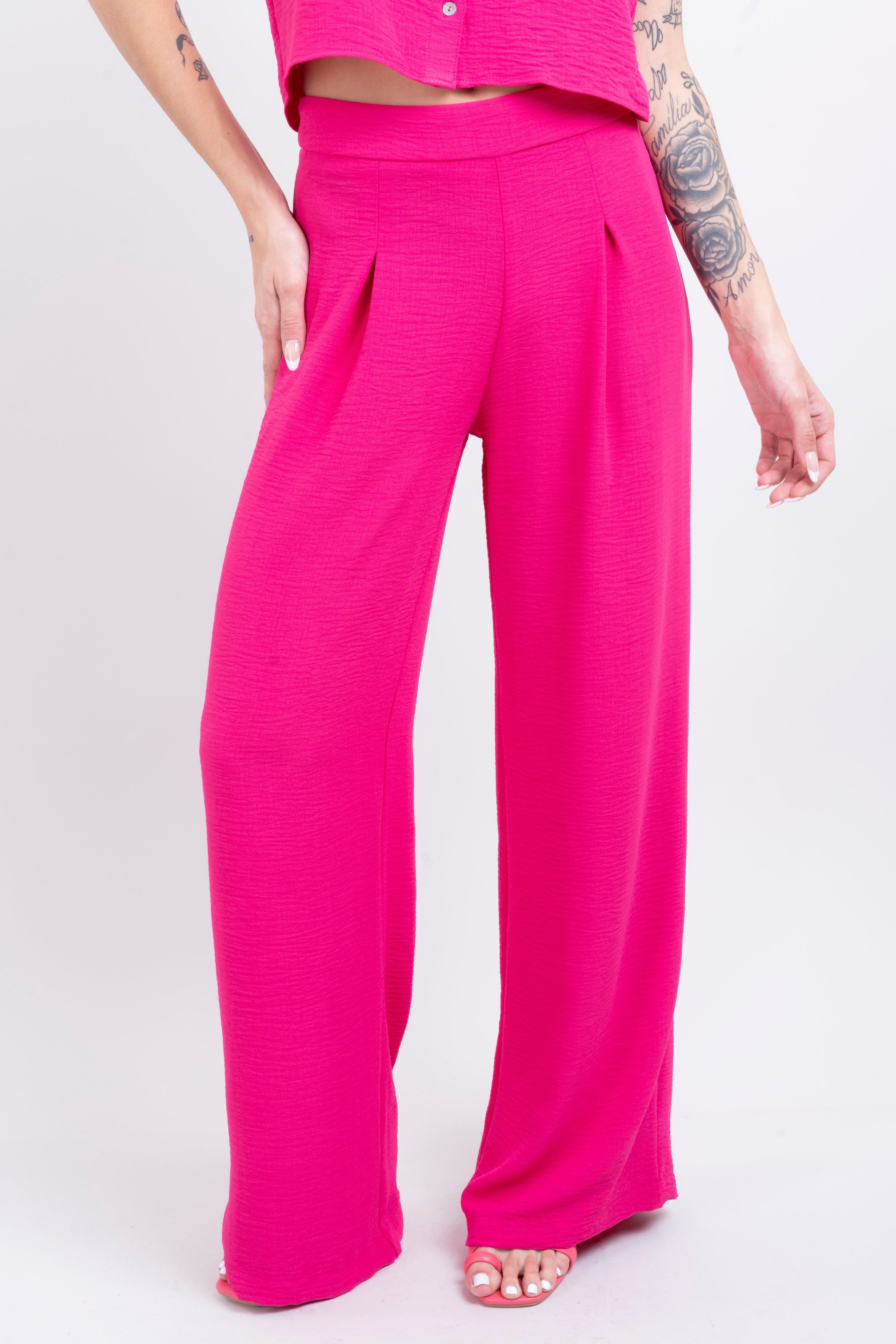 Pantalón fluido pinzas textura sold by Shasa