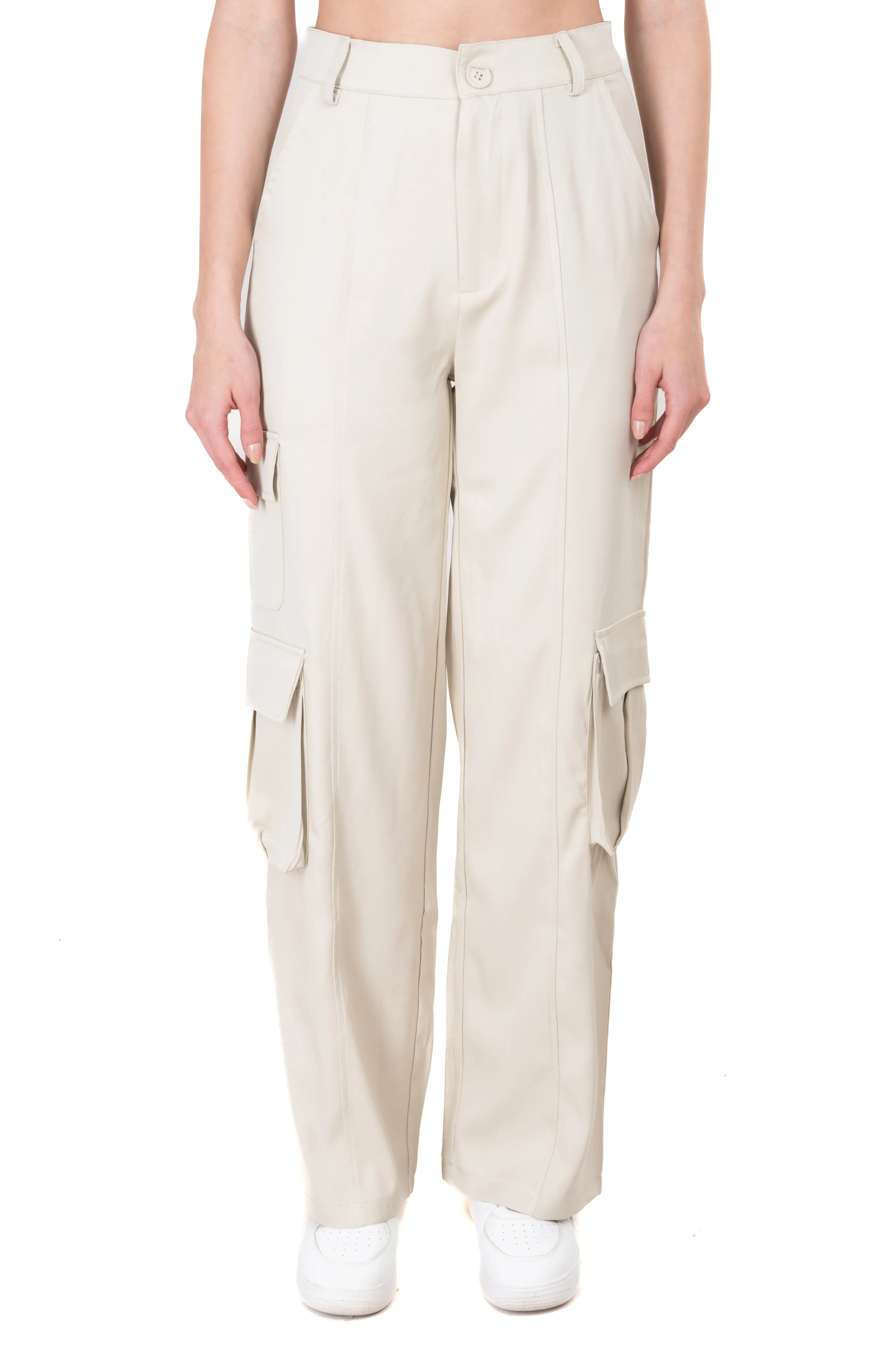 Pantalón cargo pierna amplia sold by Shasa