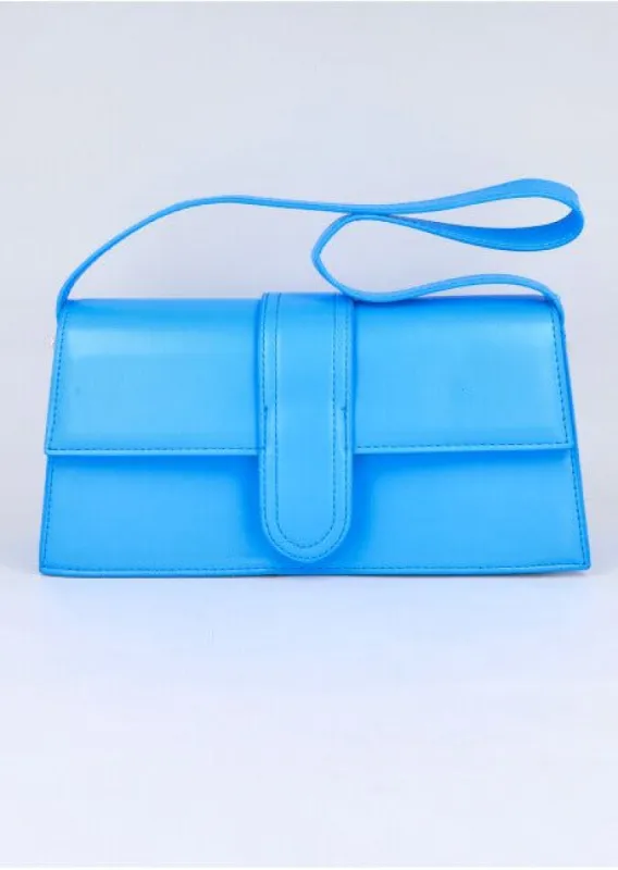 Bolsa trapecio efecto piel sold by Shasa