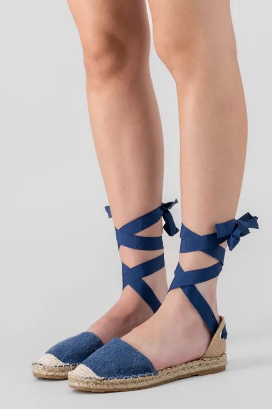 Alpargata plana lace up sold by Shasa