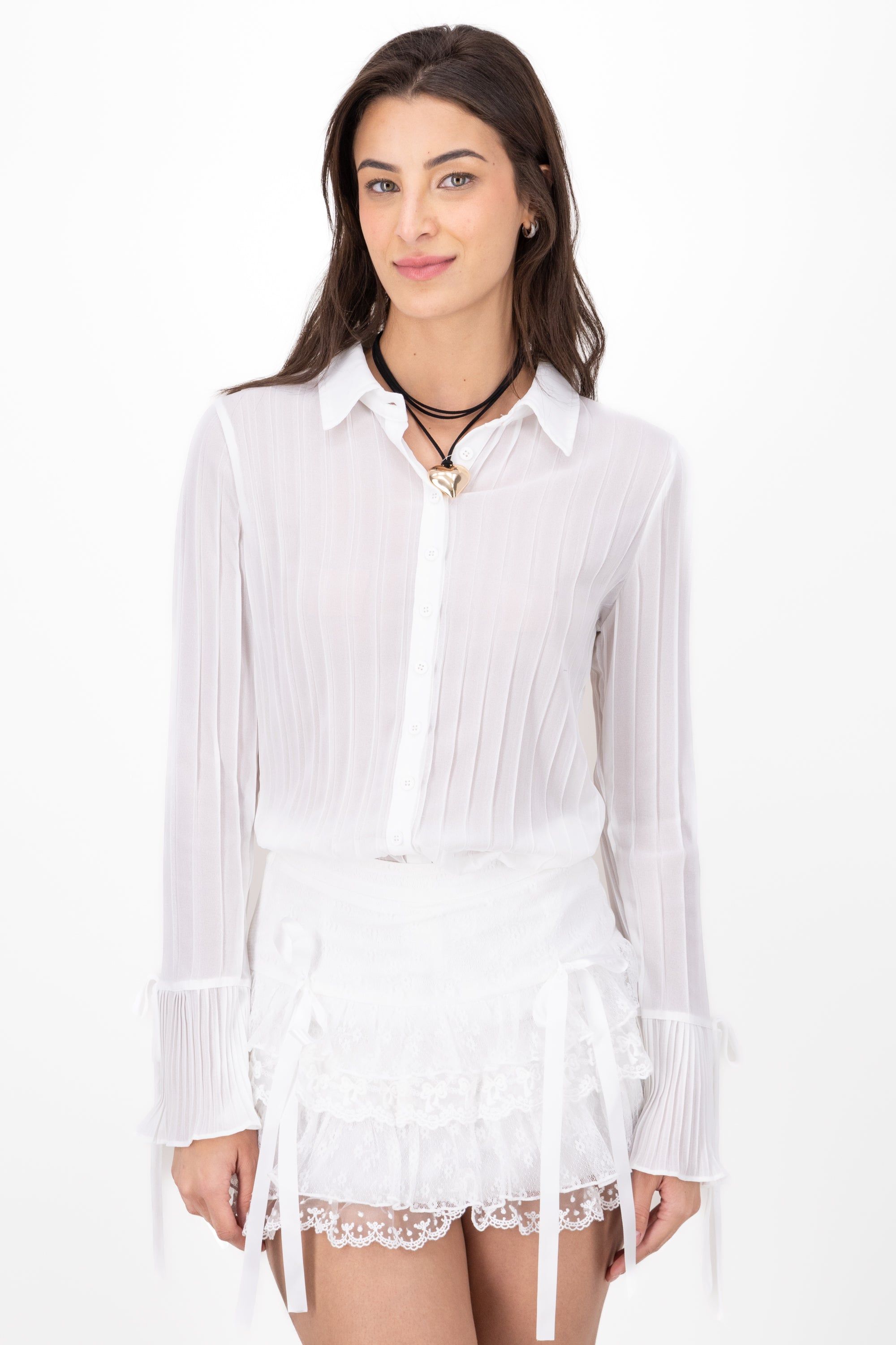 Blusa plisada manga larga sold by Shasa