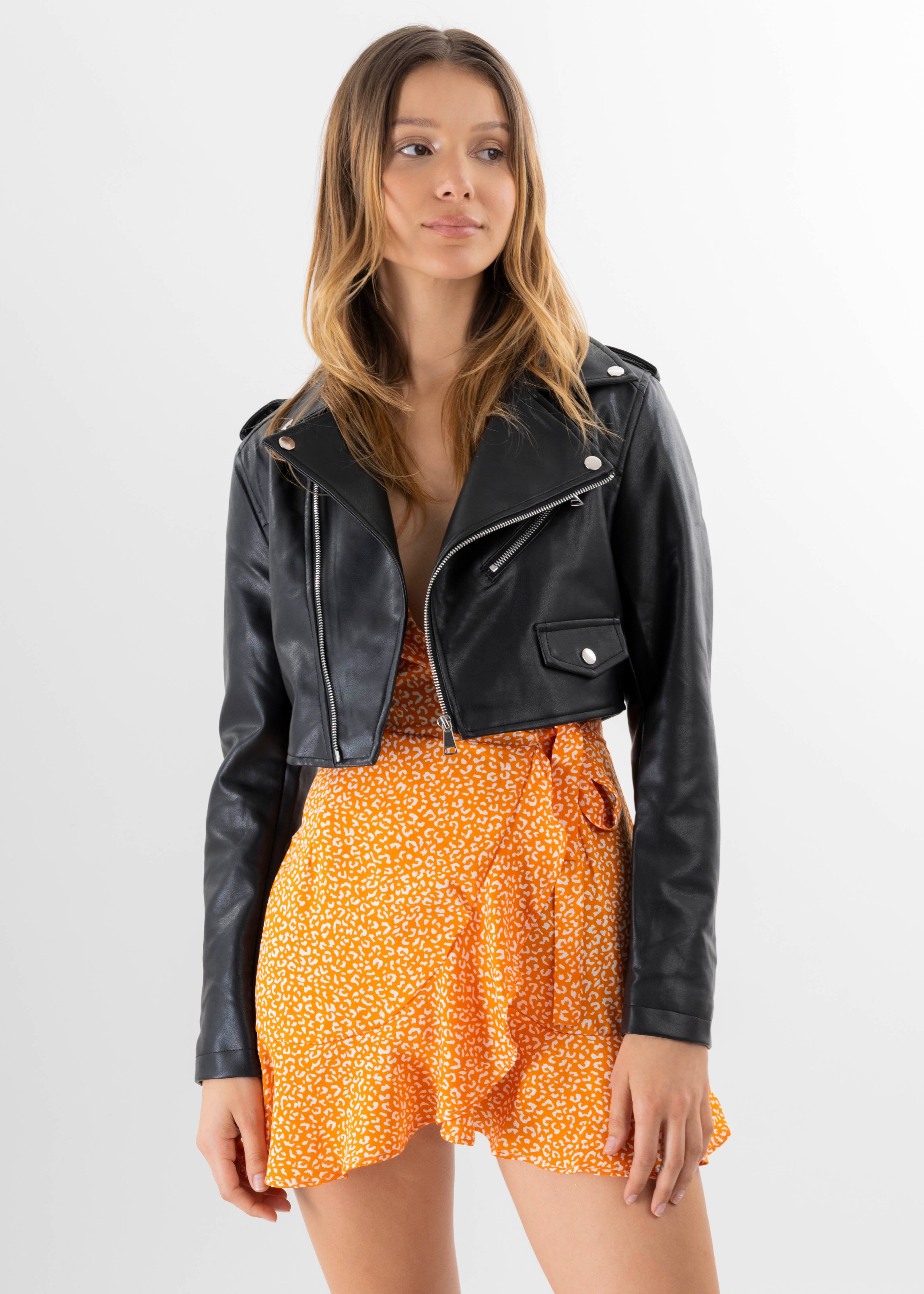 Chamarra crop biker efecto piel sold by Shasa product image thumbnail 2