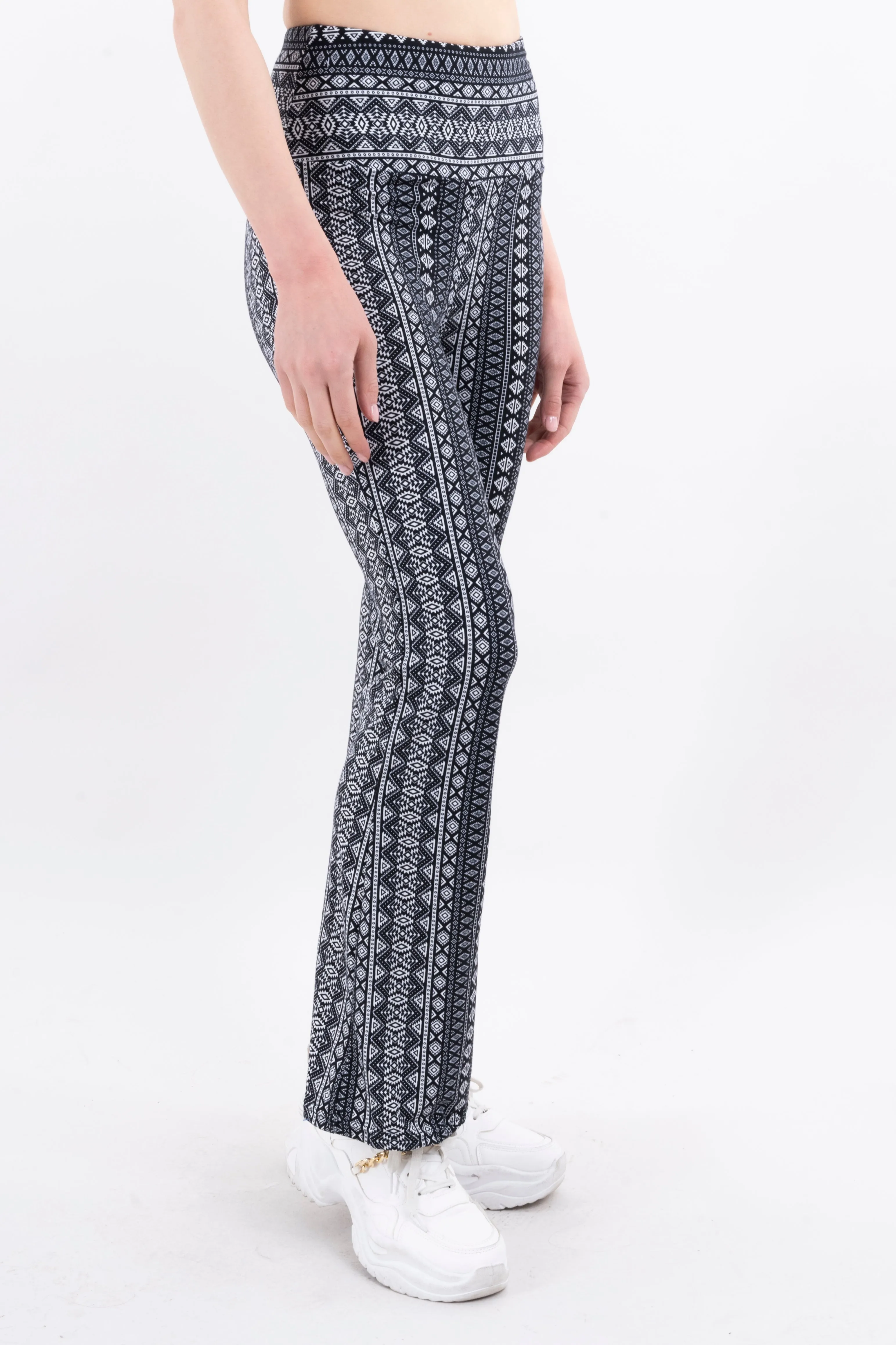 Pantalon estampado tribal sold by Shasa product image thumbnail 3