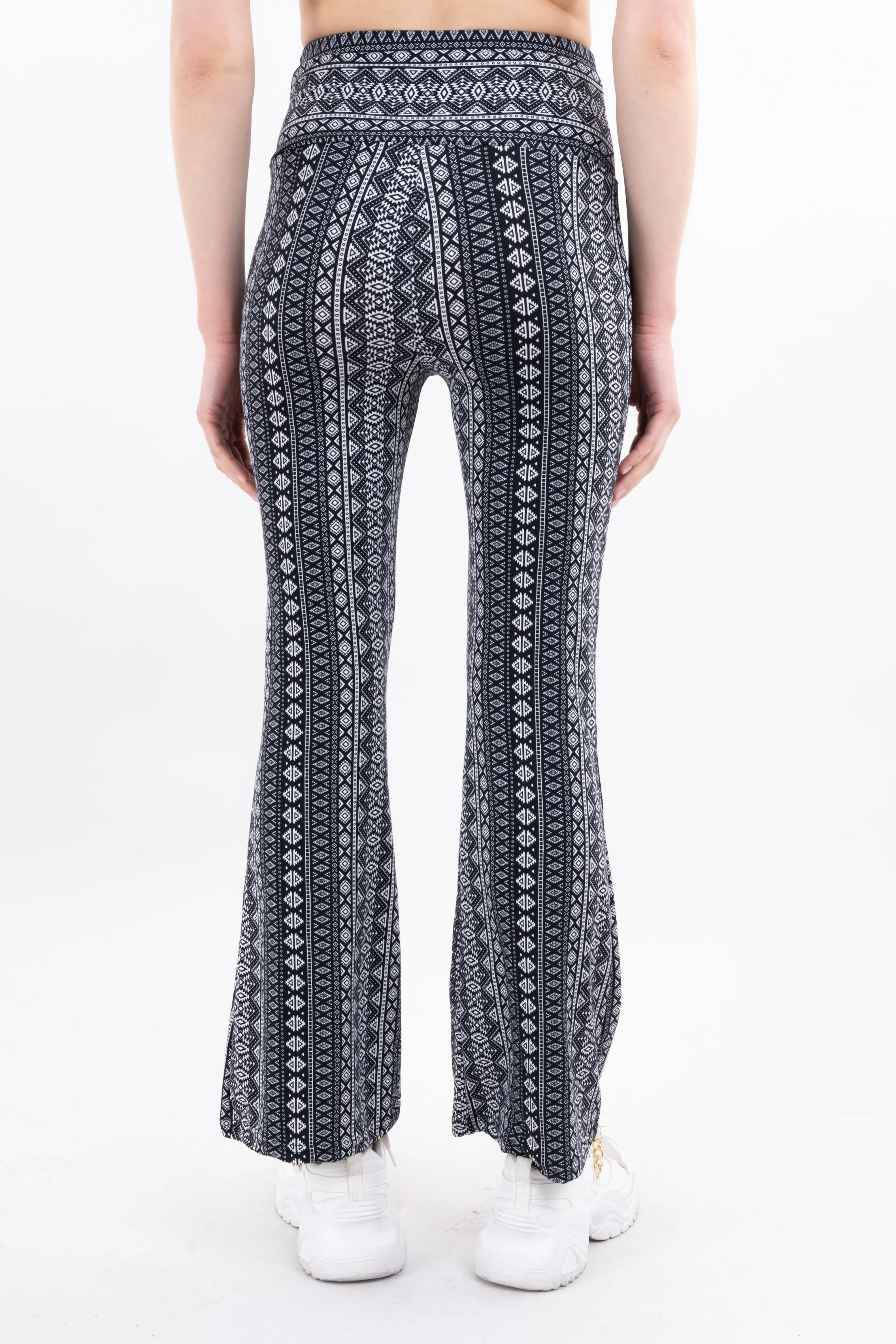 Pantalon estampado tribal sold by Shasa product image thumbnail 4