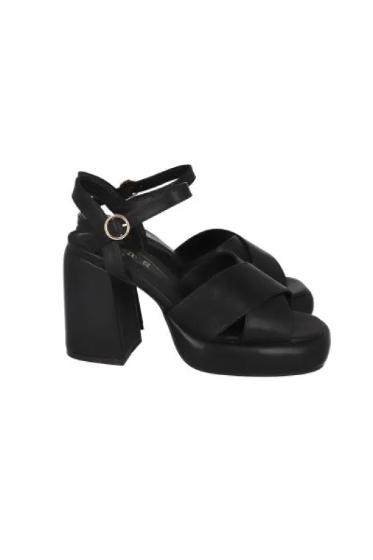 Tacón cruzado bumpy sold by Shasa