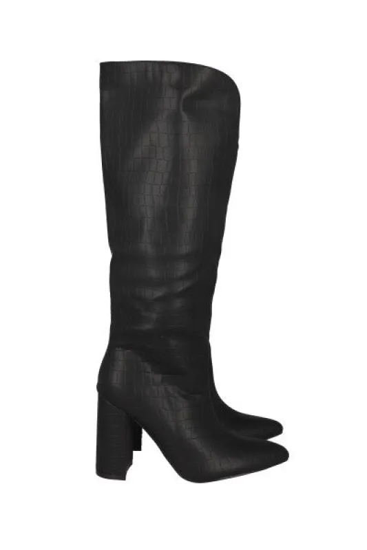 Bota larga tacón corte croco sold by Shasa